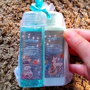 New! 3 piece Gift Set! Frosted Sugar Cookies! Body wash gel and Moisturizer.